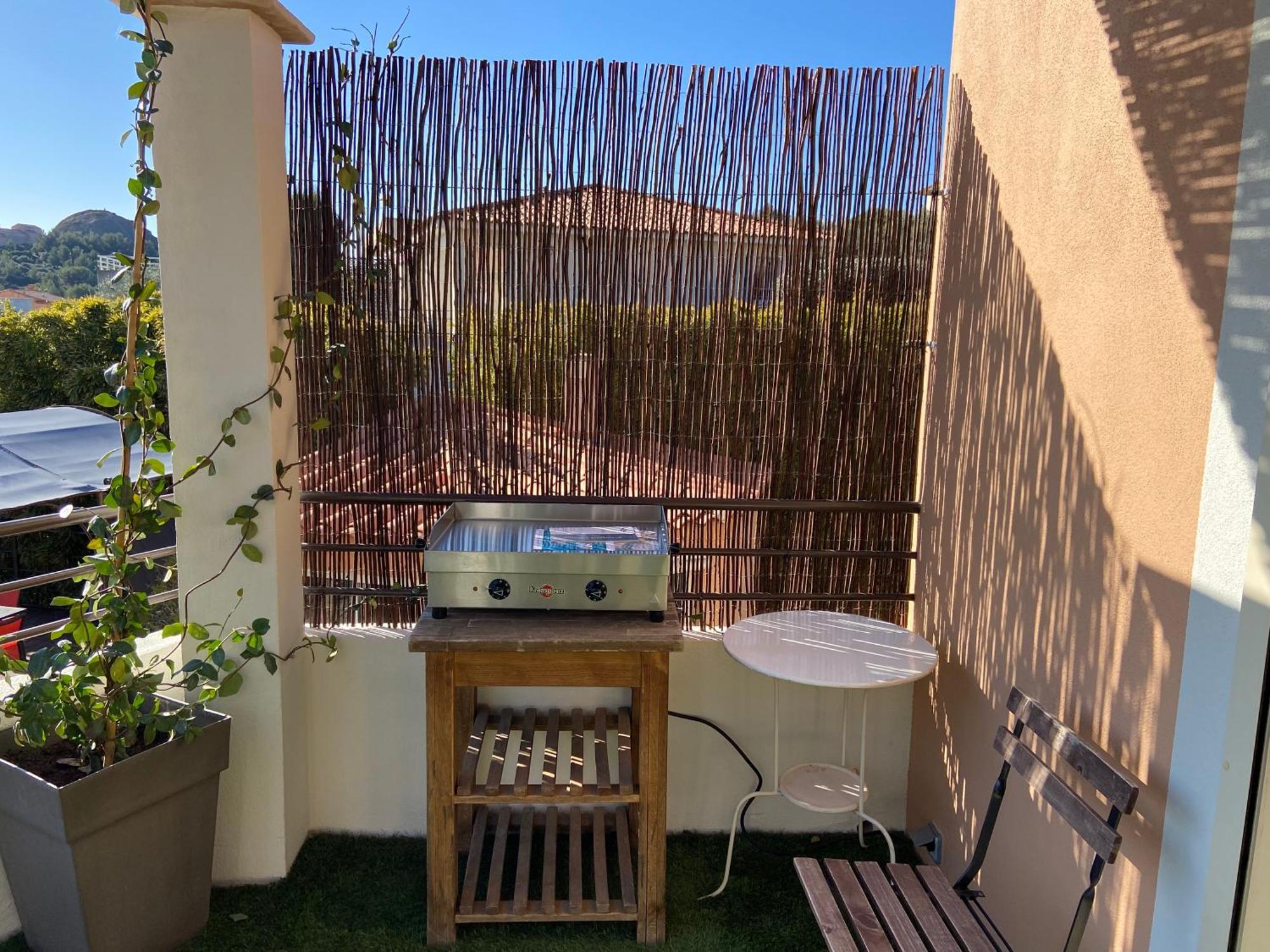 Sublime Logement Avec Vue Mer Et Jacuzzi La Ciotat Zewnętrze zdjęcie